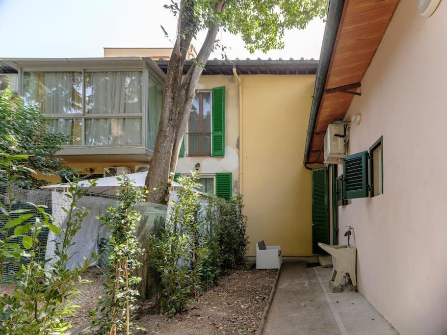 Indipendenza Cozy With Private Garden Appartamento Firenze